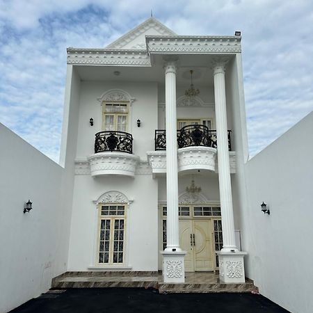 Villa Rumah Putih Jogja Yogyakarta Exterior photo