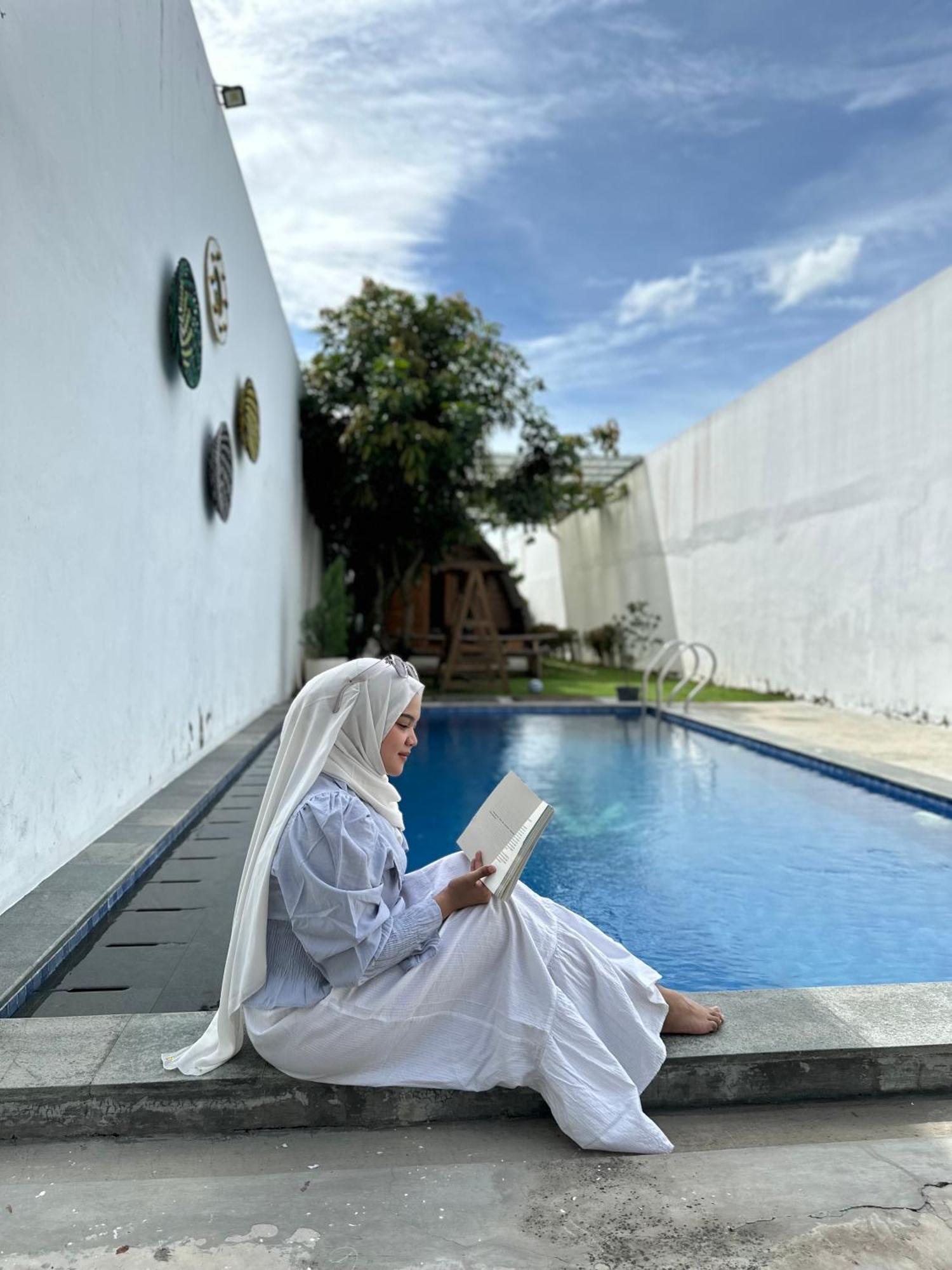 Villa Rumah Putih Jogja Yogyakarta Exterior photo