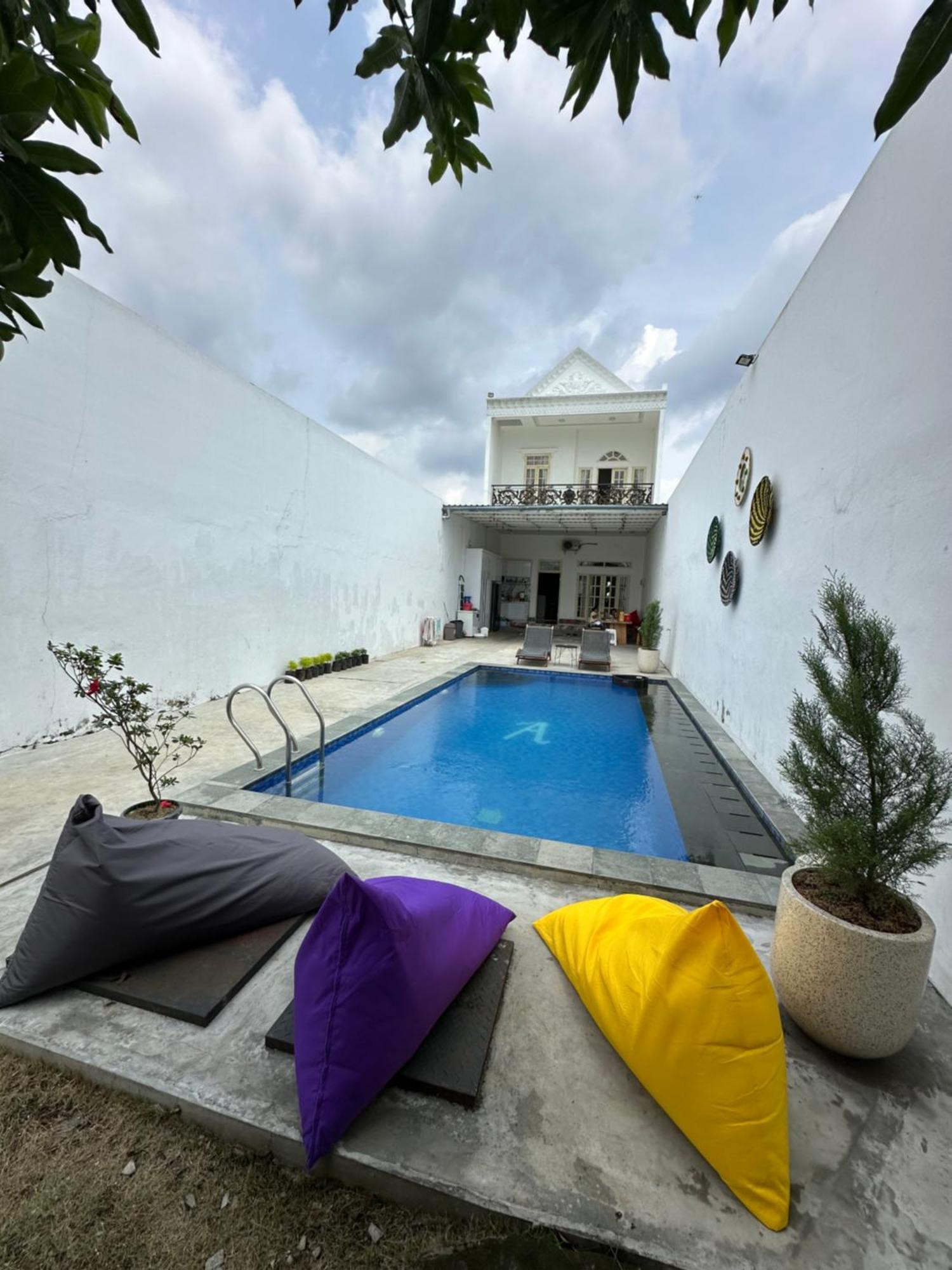 Villa Rumah Putih Jogja Yogyakarta Exterior photo