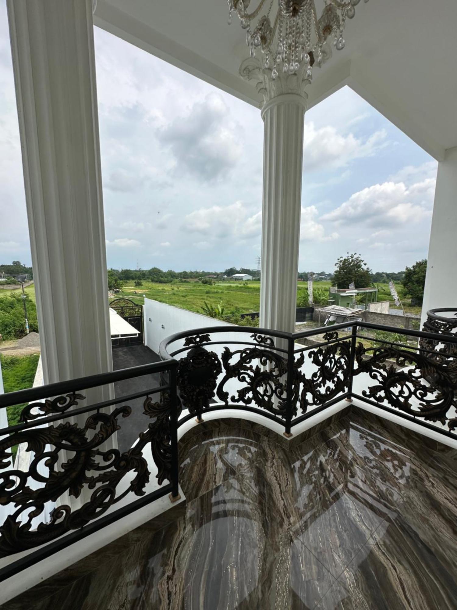 Villa Rumah Putih Jogja Yogyakarta Exterior photo